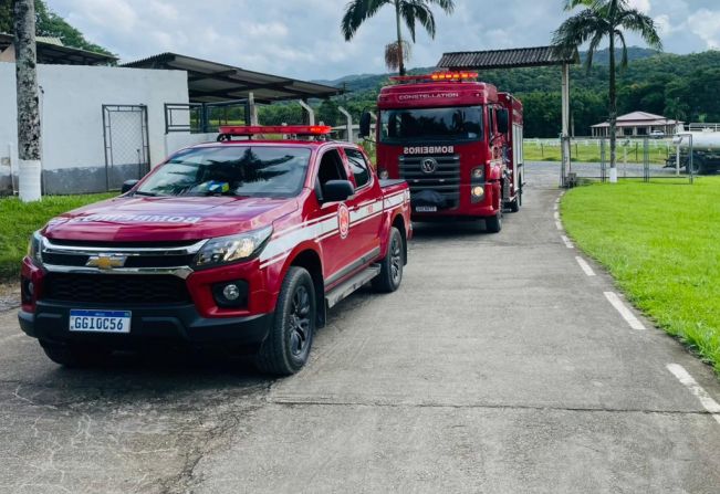 Defesa Civil e Bombeiros atuam em princípio de incêndio em Jacupiranga.